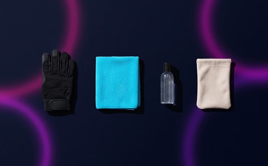 Flat lay accessoires bowling alignés gant serviette nettoyant chamoisine — Le 300